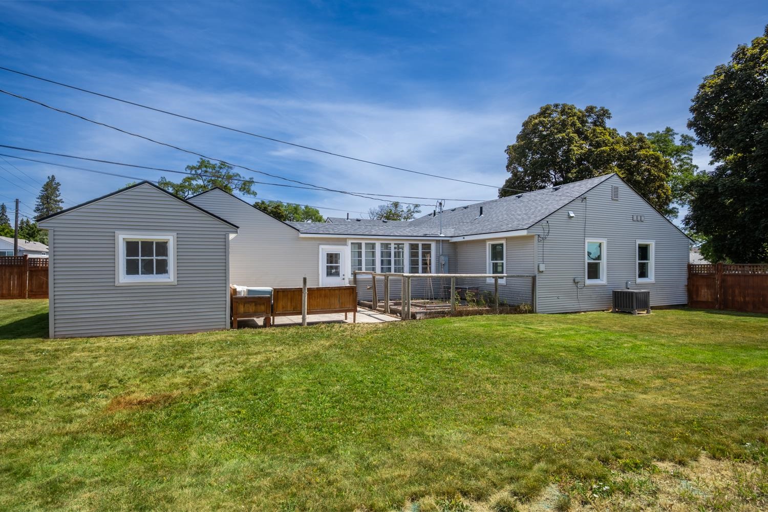 306 W 3rd St - Photo 47