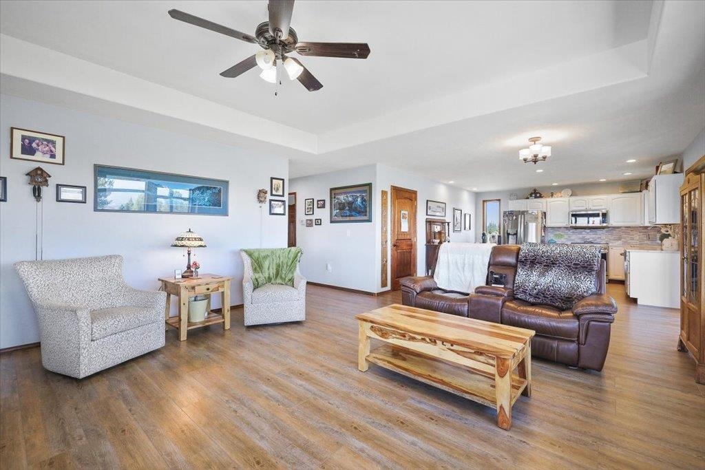 20717 N Division Rd - Photo 8