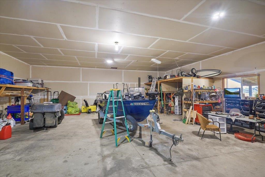20717 N Division Rd - Photo 34