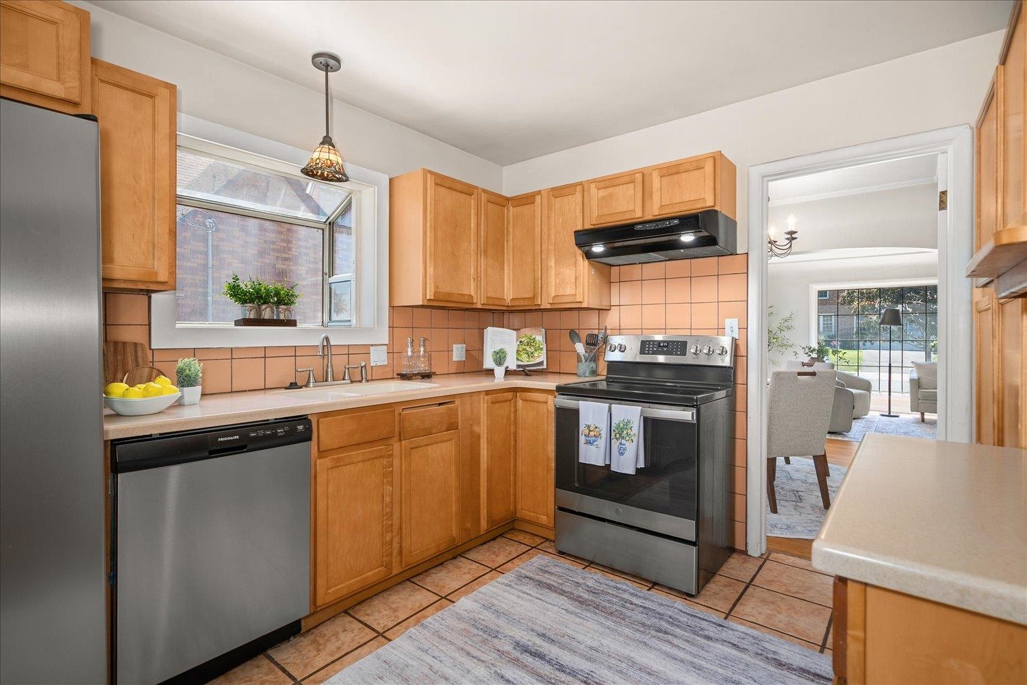 440 W 27TH Ave - Photo 10