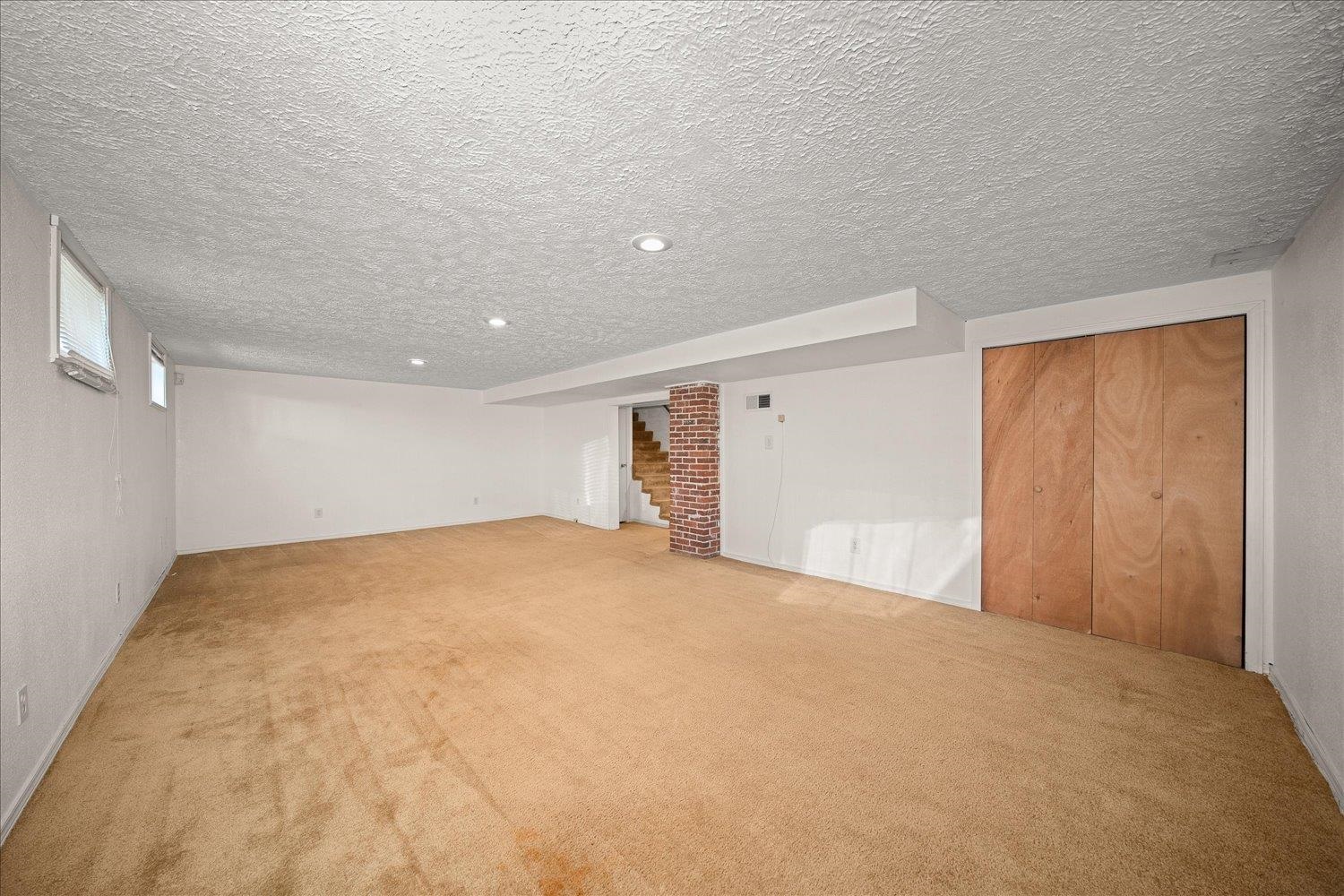 440 W 27TH Ave - Photo 23
