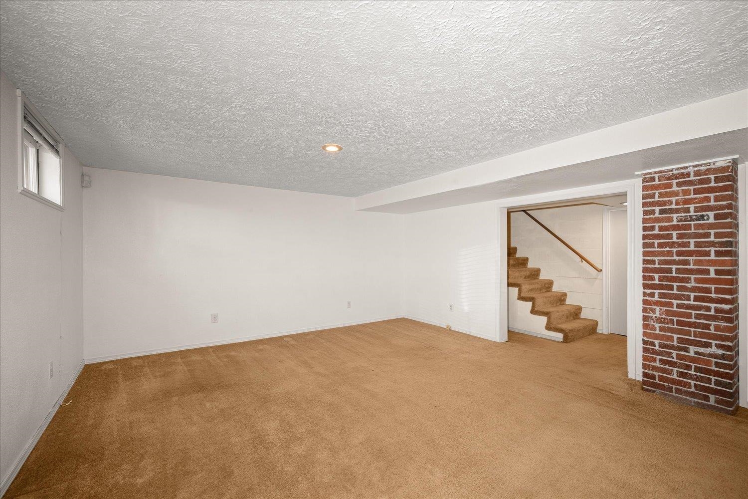 440 W 27TH Ave - Photo 24