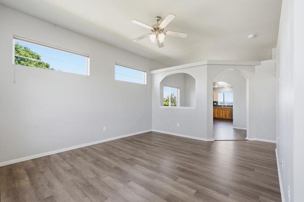9428 N Oak St - Photo 5