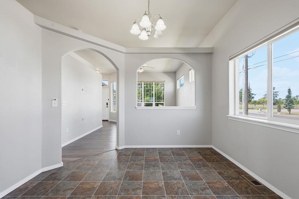 9428 N Oak St - Photo 8