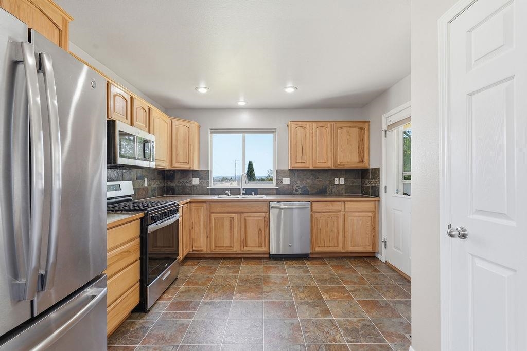 9428 N Oak St - Photo 10