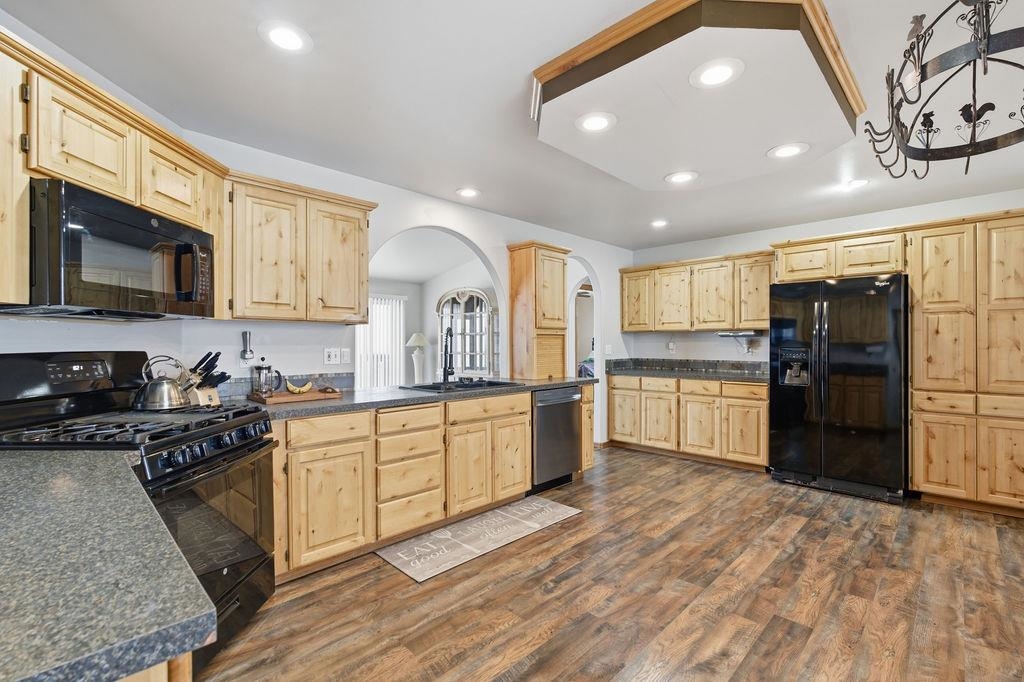 8715 W Antler Rd - Photo 3