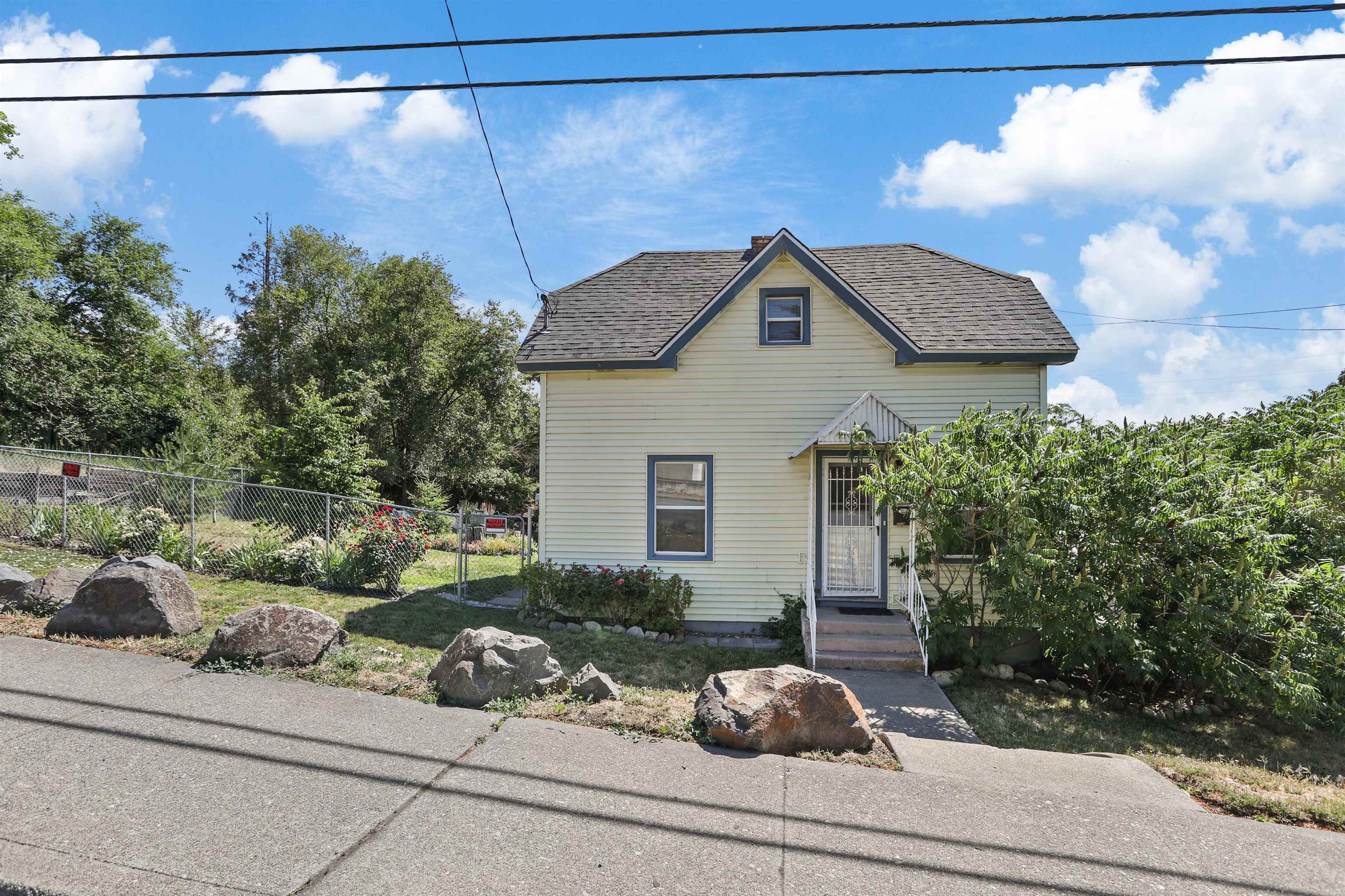 2030 N Perry St - Photo 1