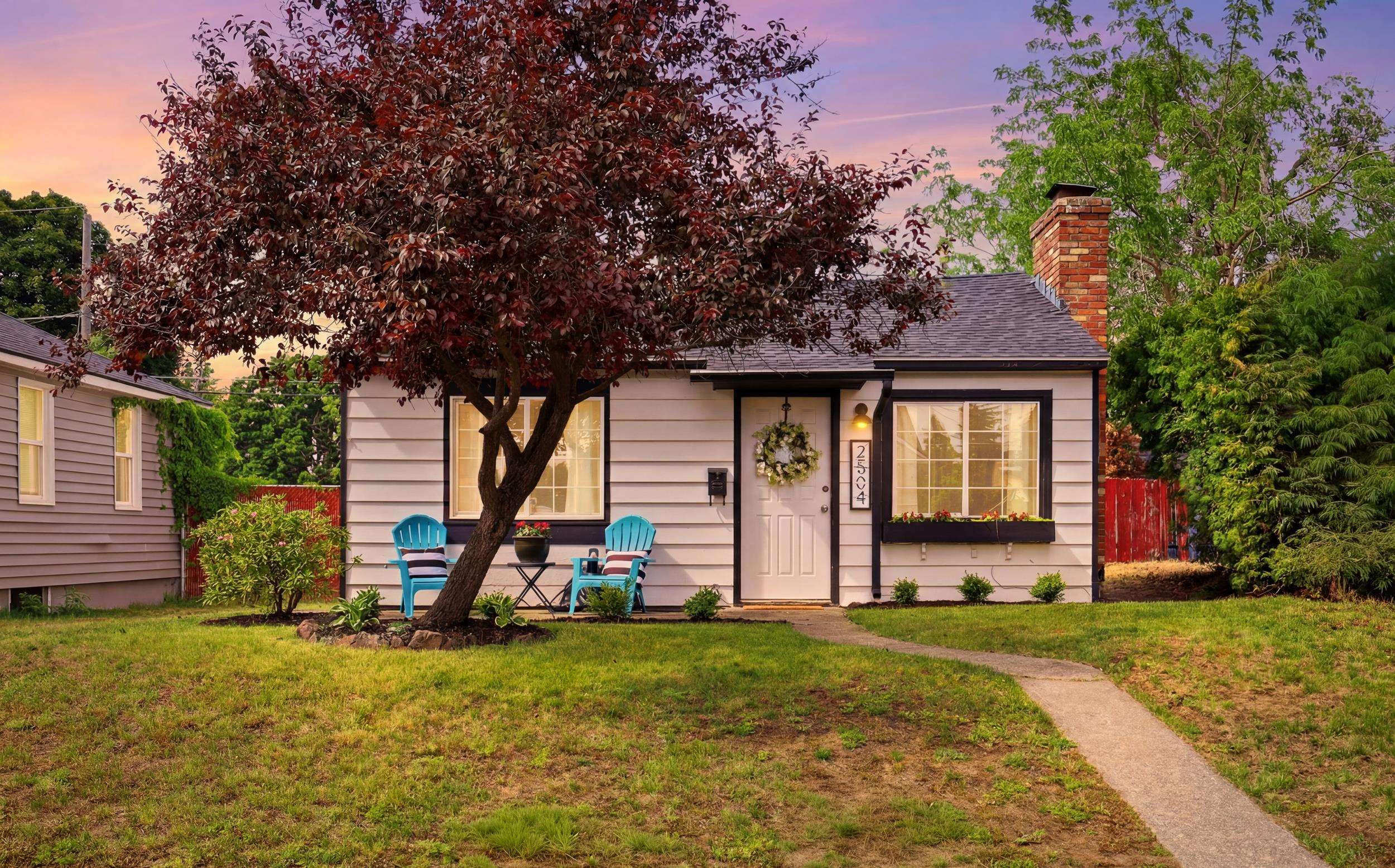 2504 W Wabash Ave - Photo 1