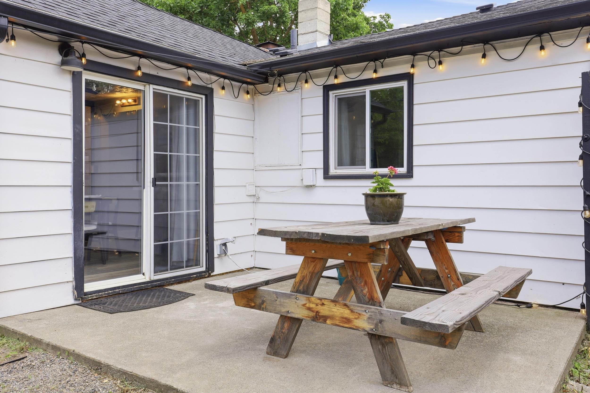 2504 W Wabash Ave - Photo 32