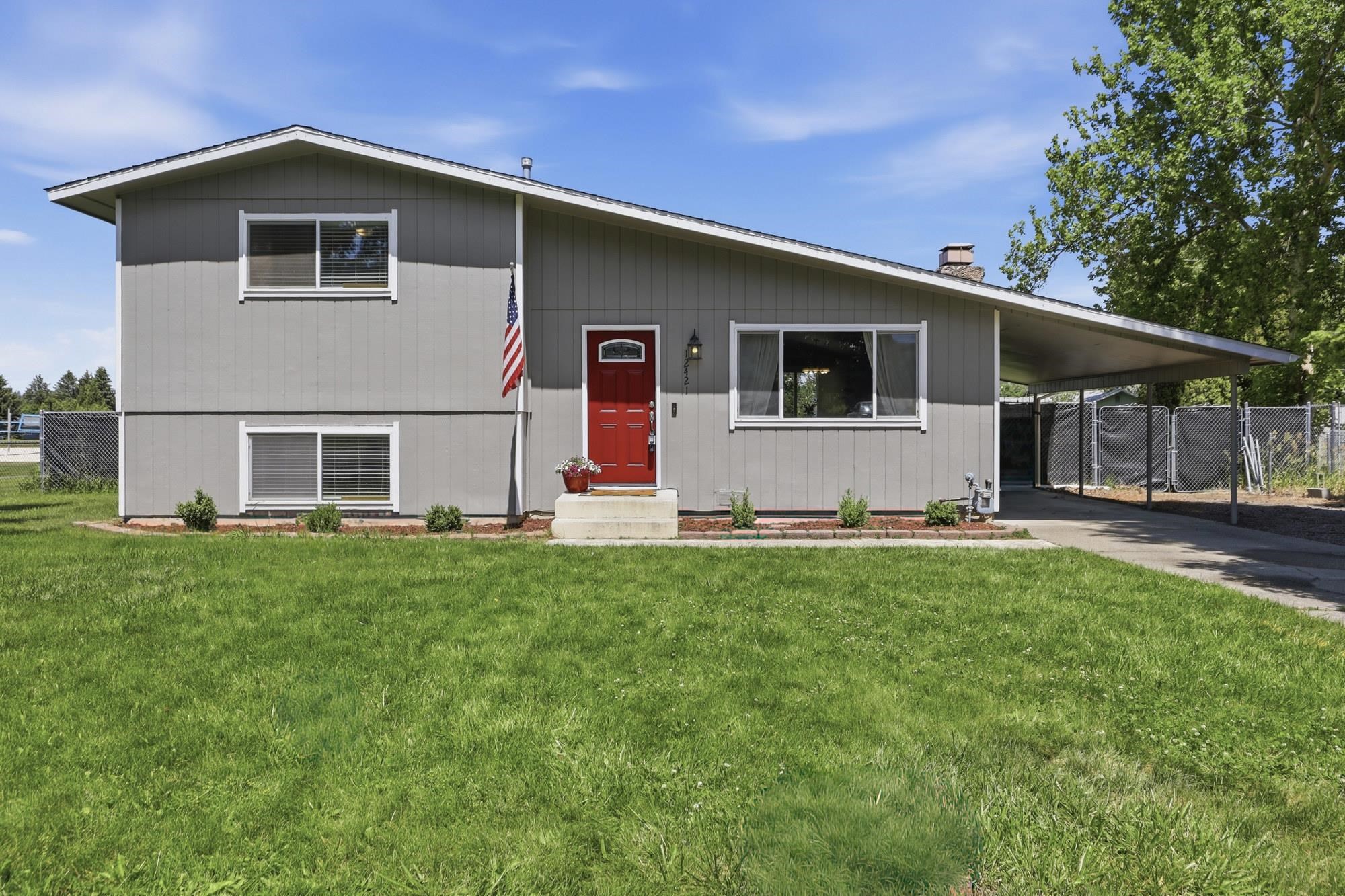 12421 E 31st Ave - Photo 1