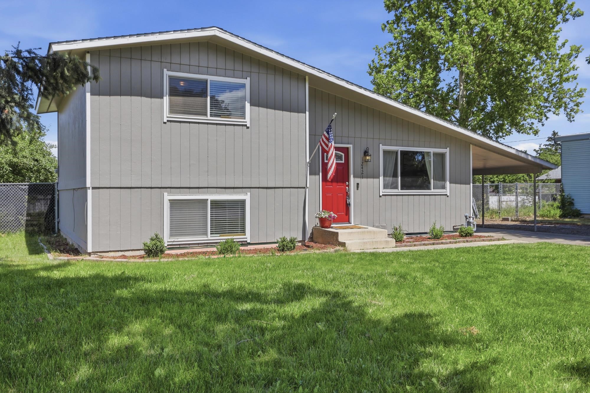 12421 E 31st Ave - Photo 2