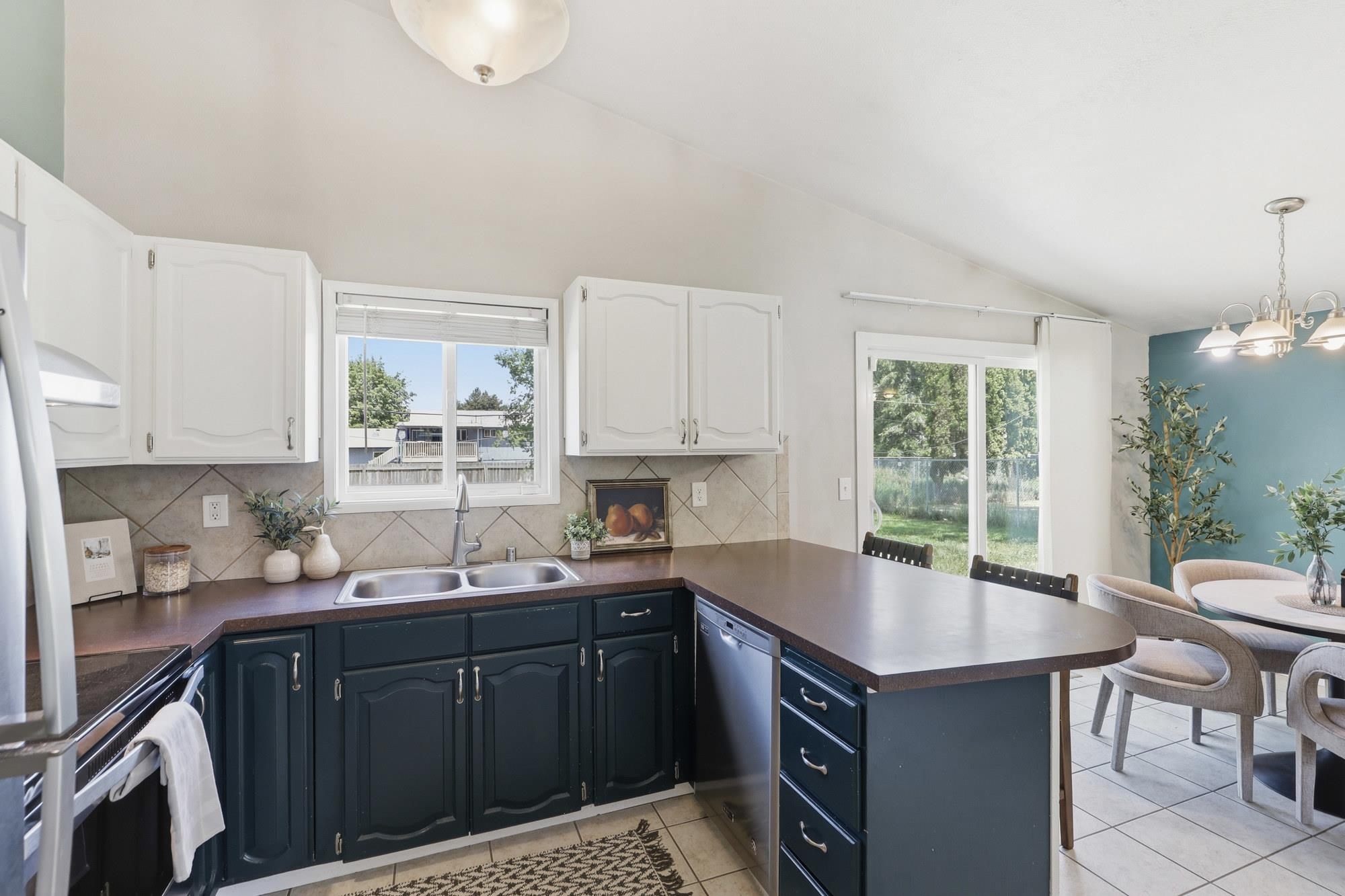 12421 E 31st Ave - Photo 10