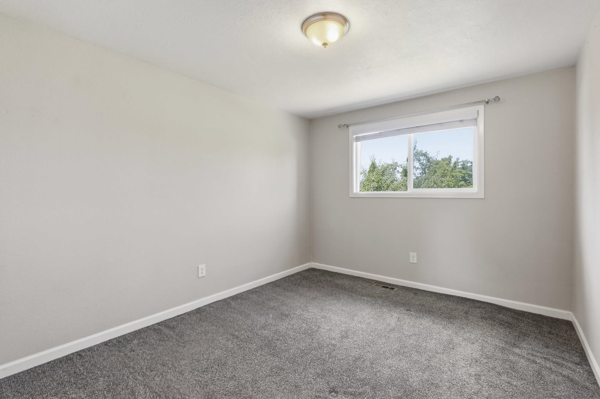 12421 E 31st Ave - Photo 16