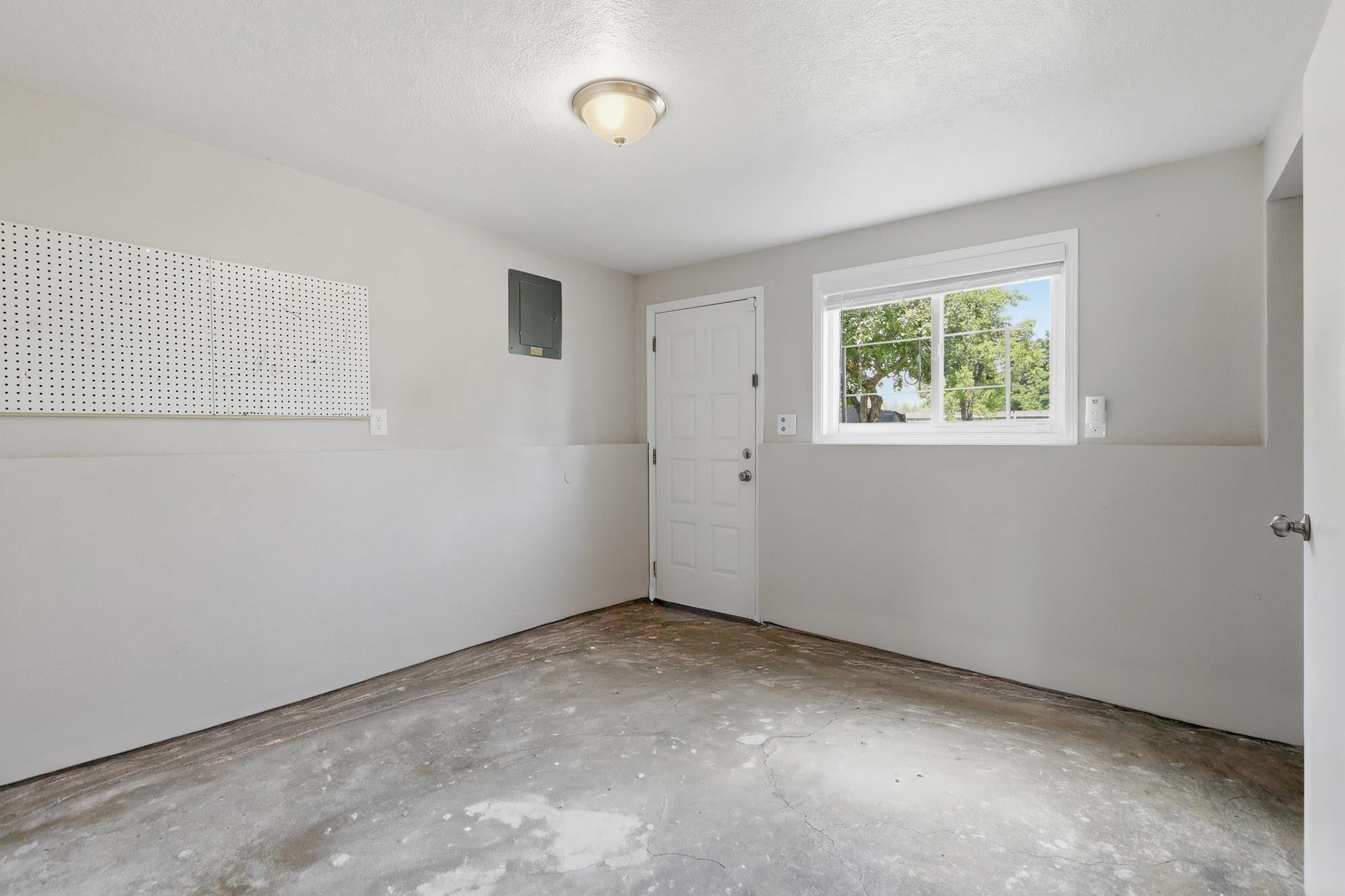 12421 E 31st Ave - Photo 17