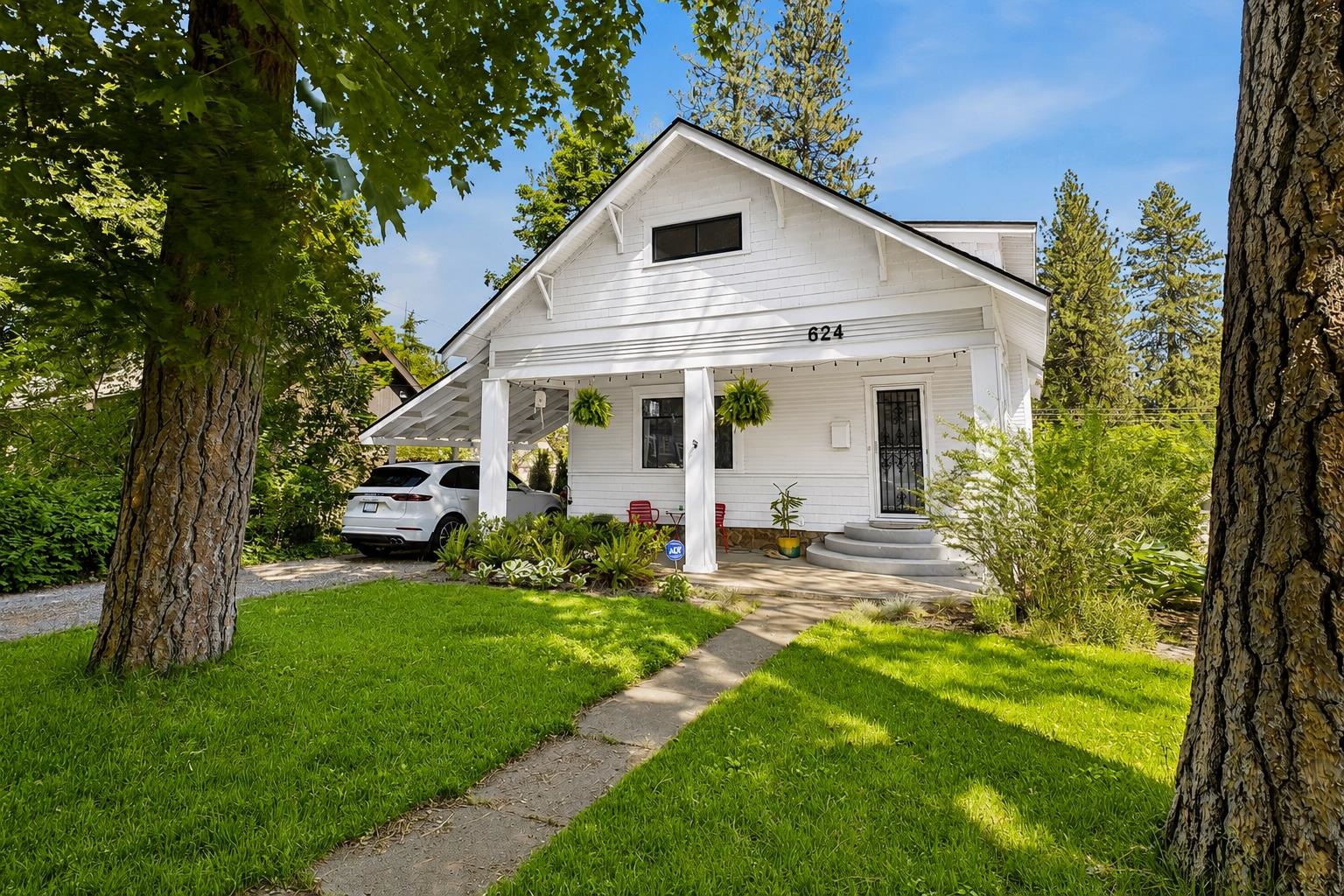 624 W 17th Ave - Photo 1
