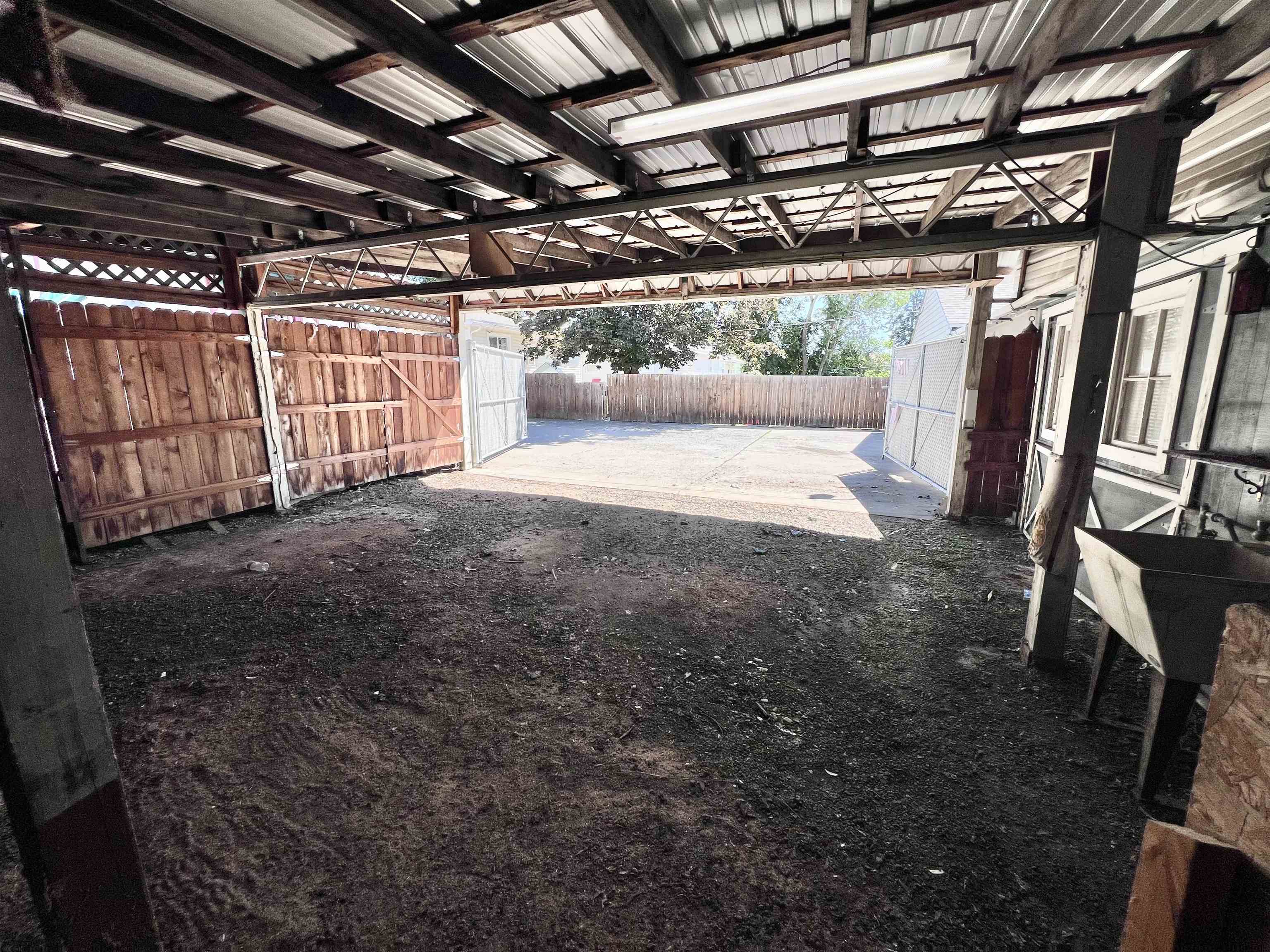 1424 E EMPIRE Ave - Photo 40