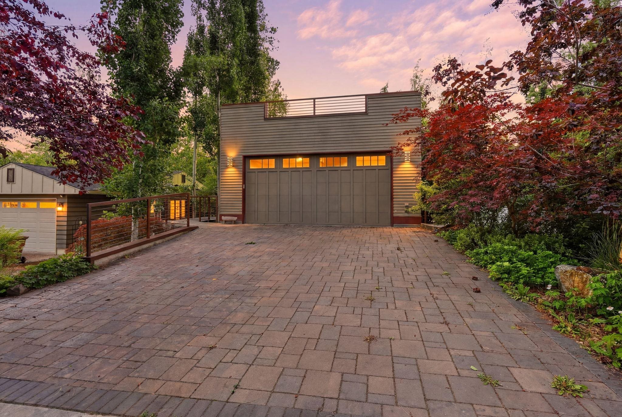 1517 E 19th Ave - Photo 2