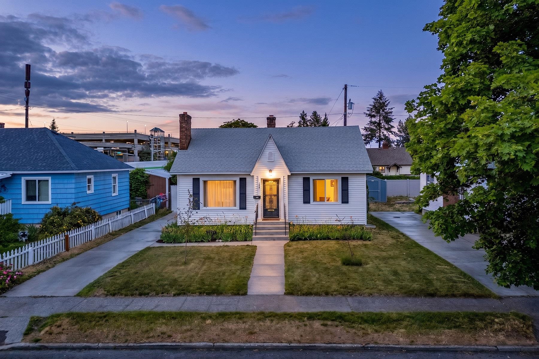 307 E Hoffman Ave - Photo 2