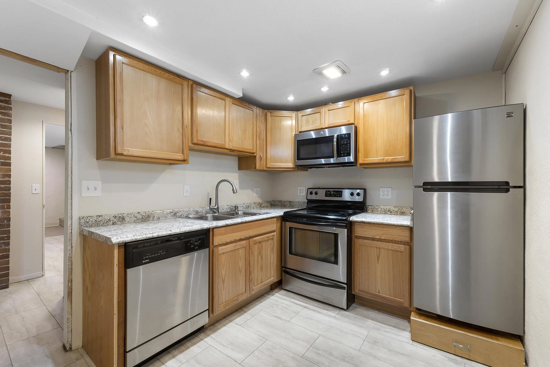 307 E Hoffman Ave - Photo 22
