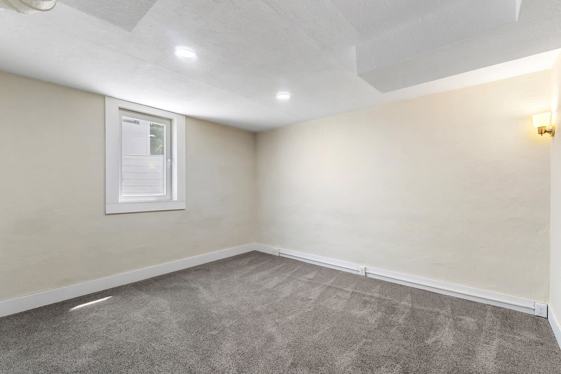 307 E Hoffman Ave - Photo 24