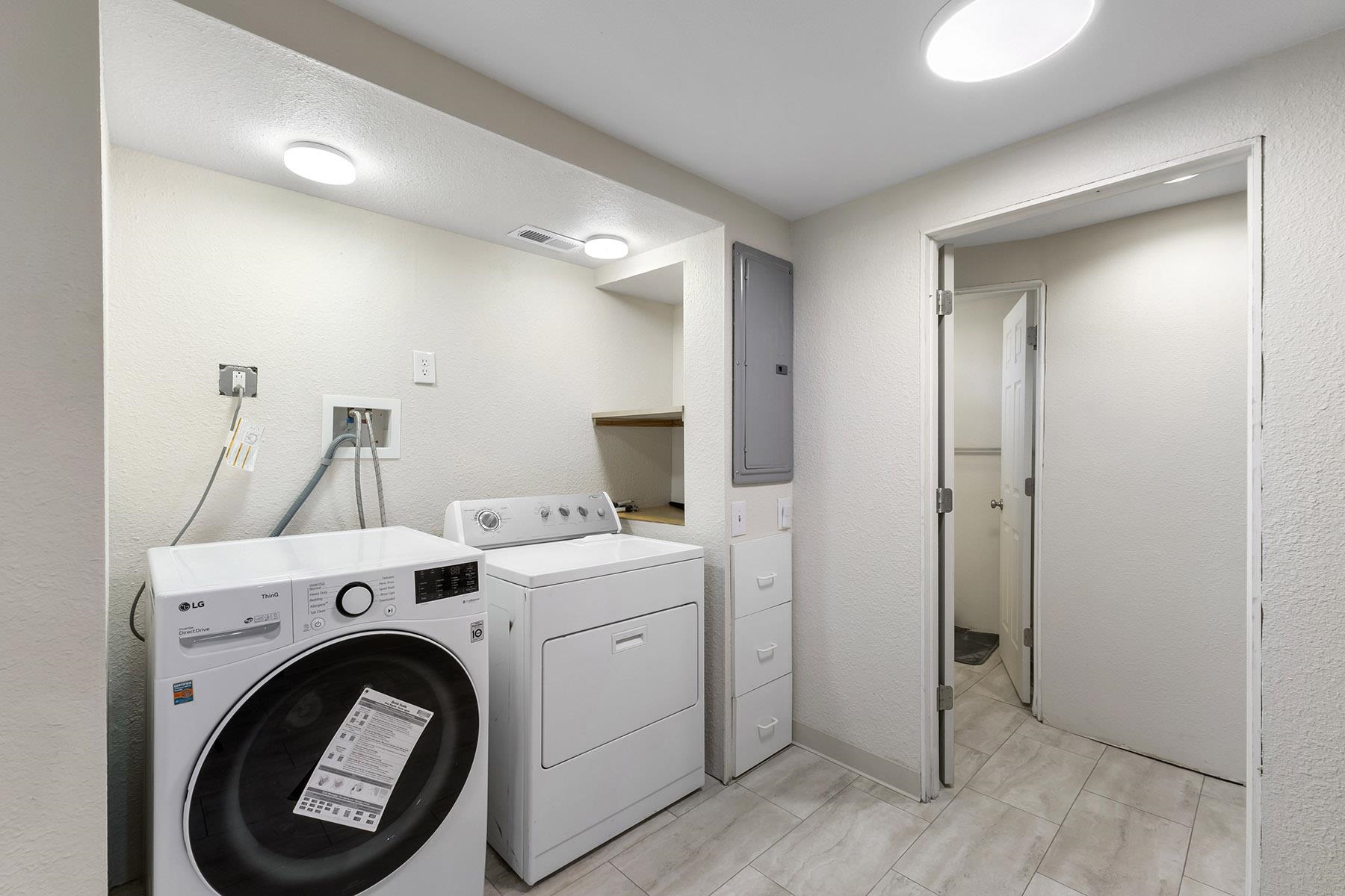 307 E Hoffman Ave - Photo 27