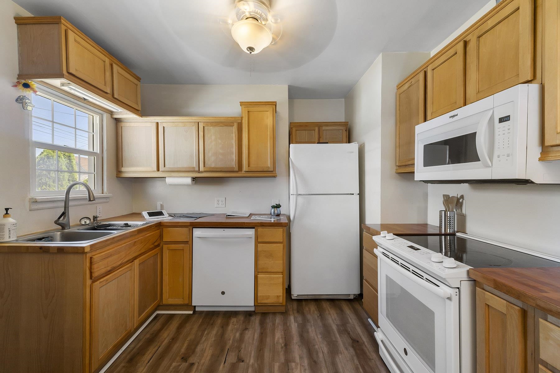 307 E Hoffman Ave - Photo 10