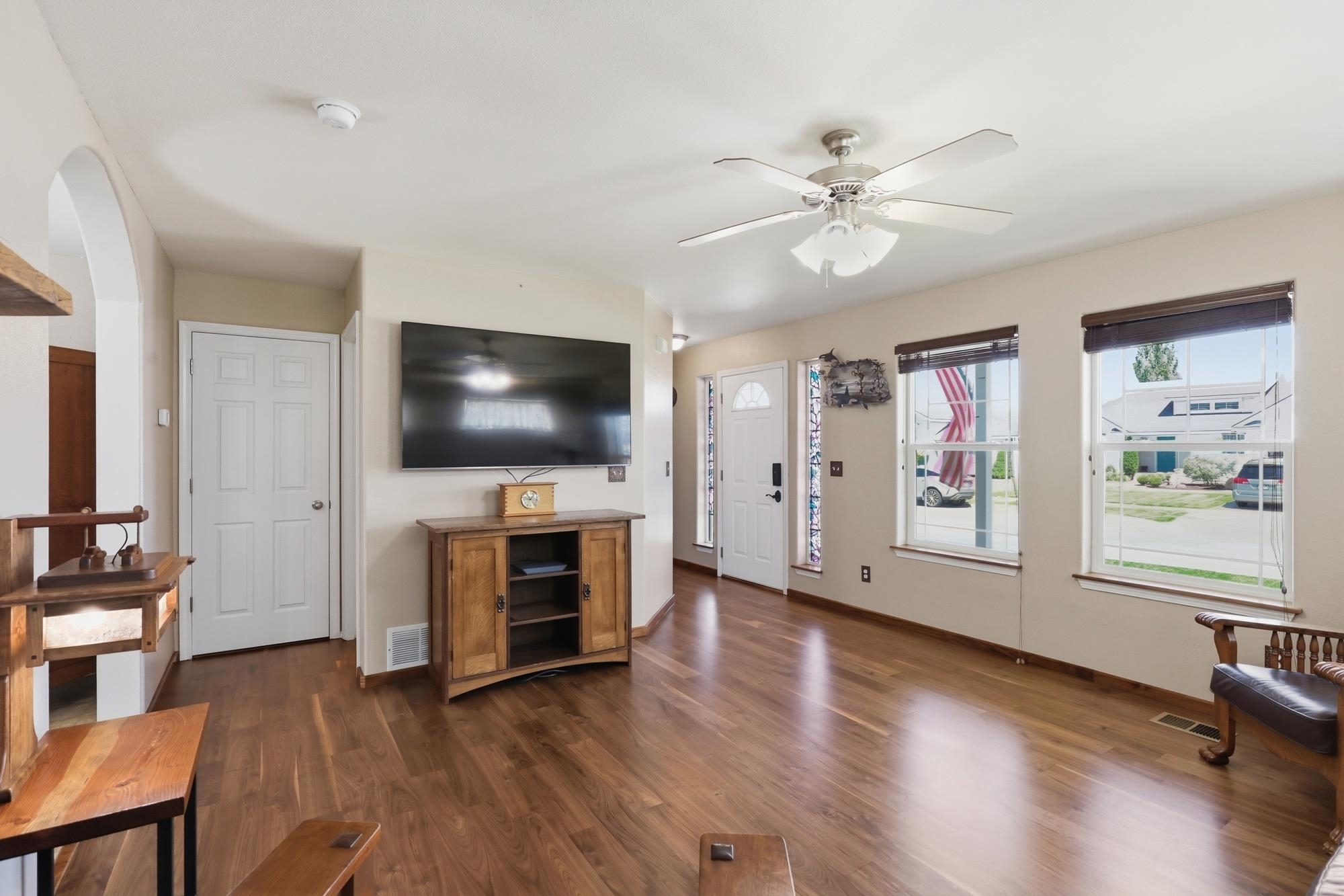 17410 E Knox Ave - Photo 2