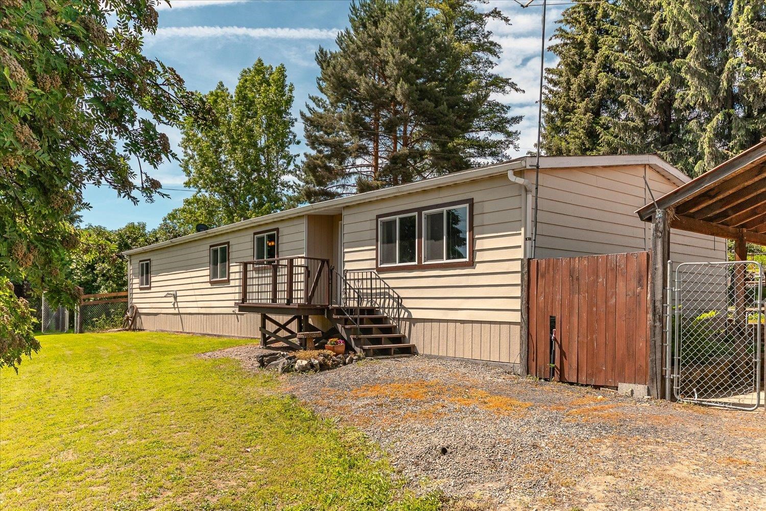 275 E Newport Ave - Photo 2