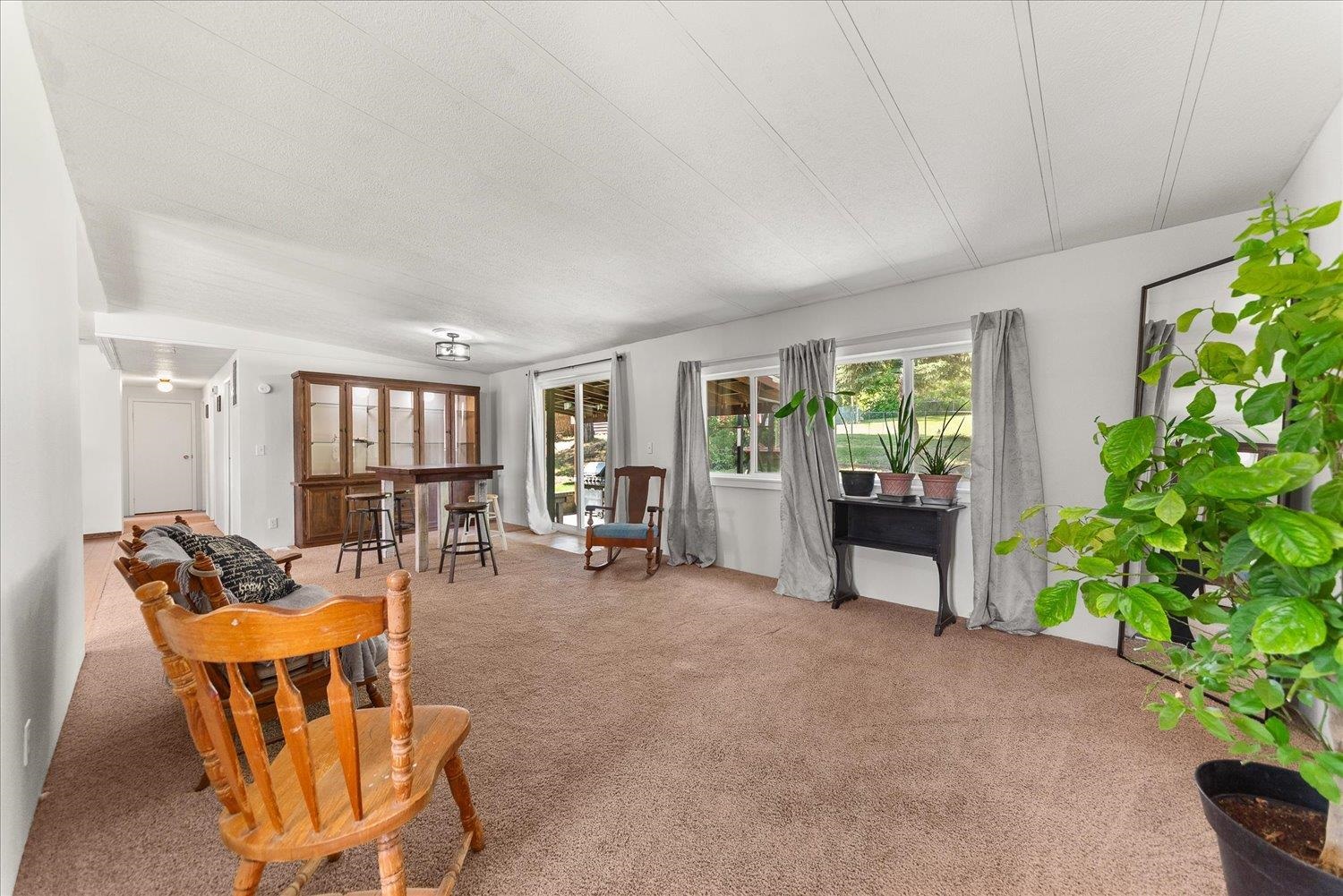 275 E Newport Ave - Photo 5