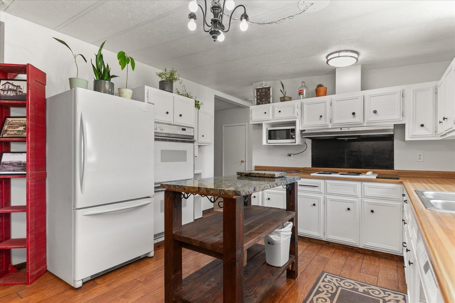 275 E Newport Ave - Photo 10