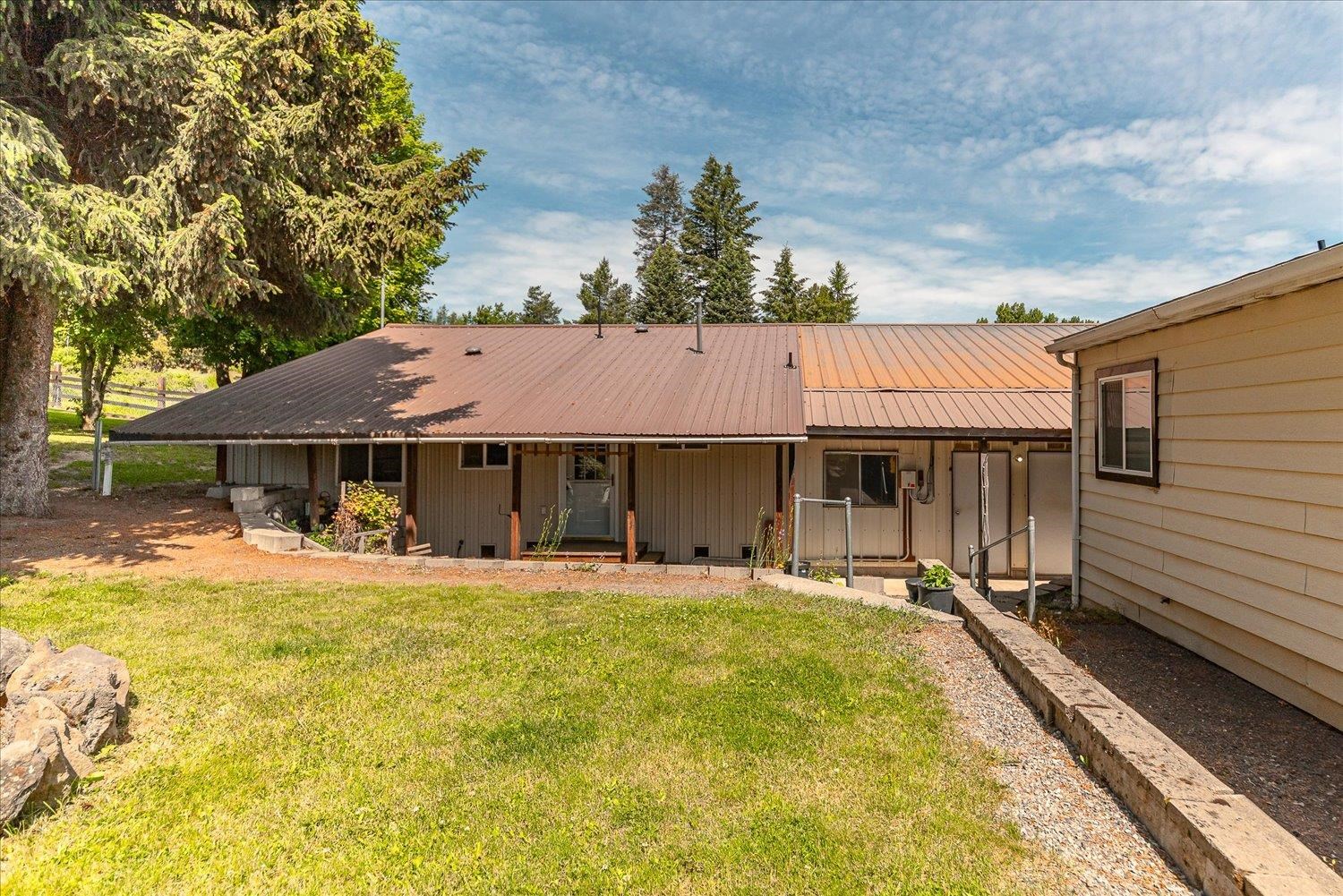 275 E Newport Ave - Photo 23