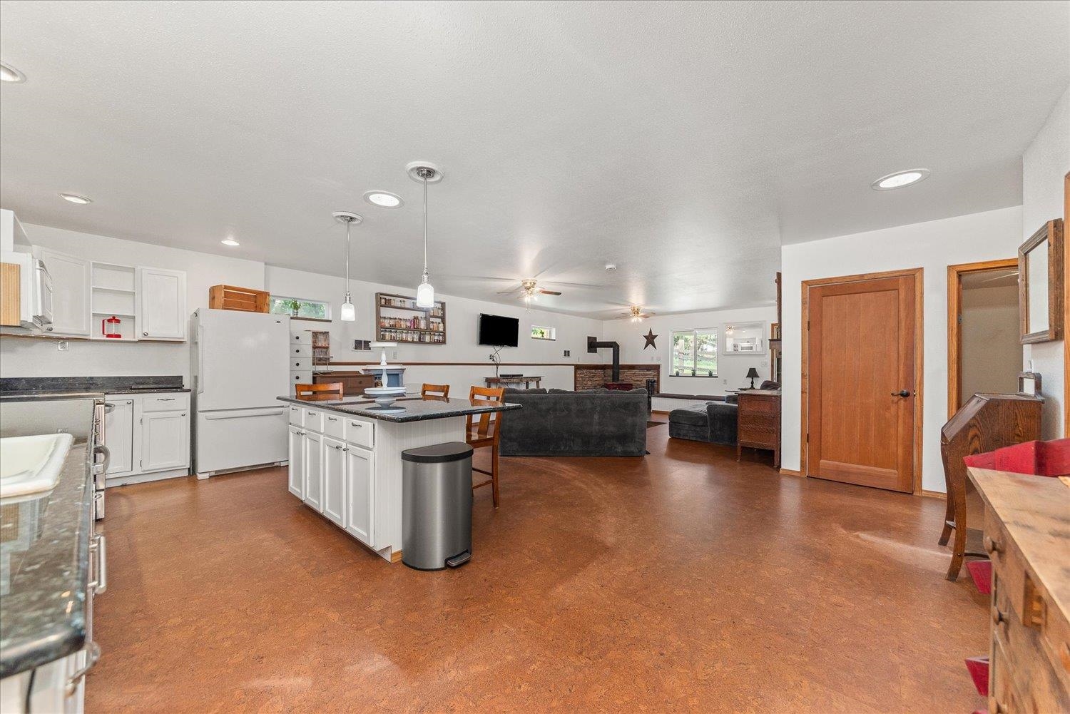275 E Newport Ave - Photo 25