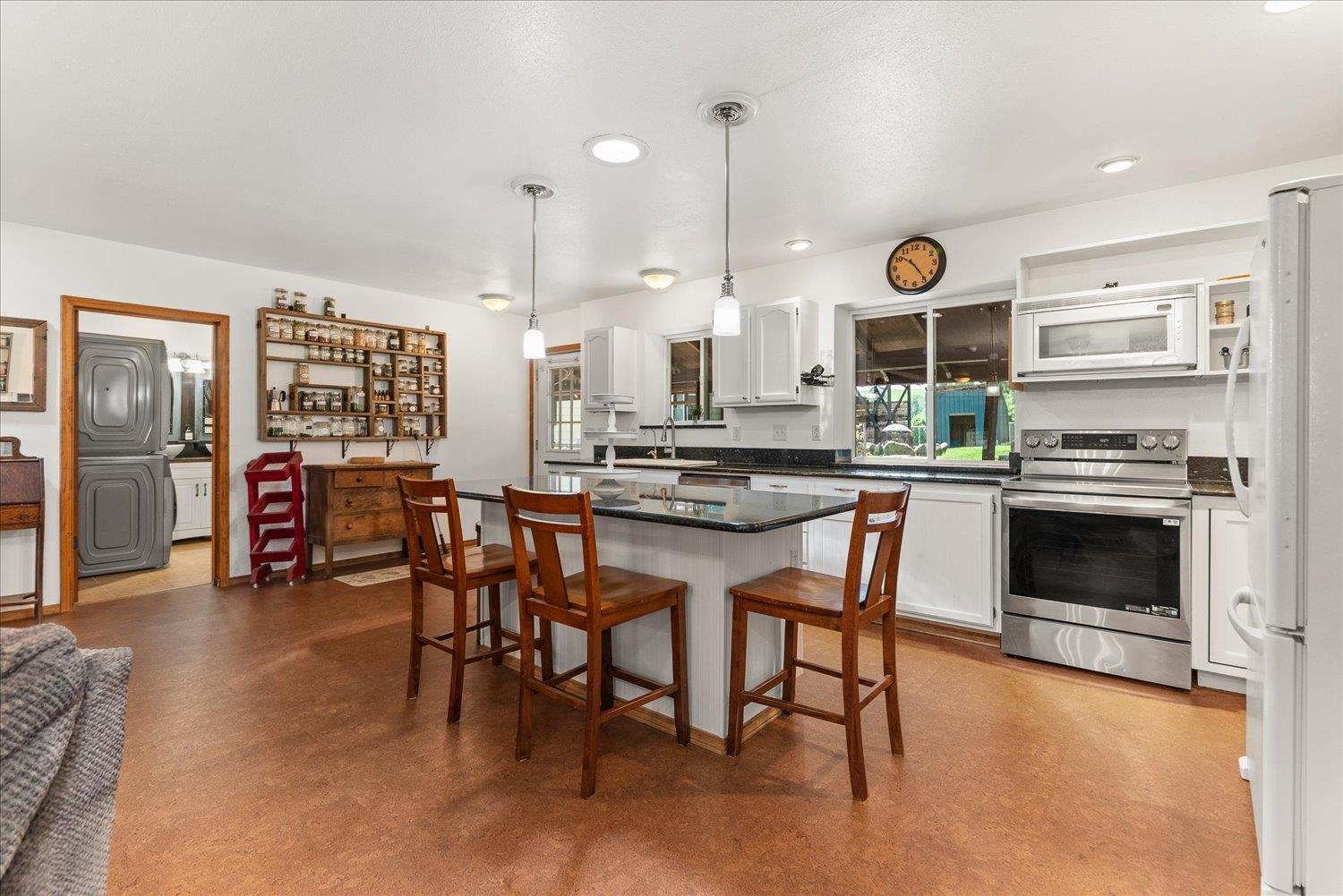 275 E Newport Ave - Photo 27