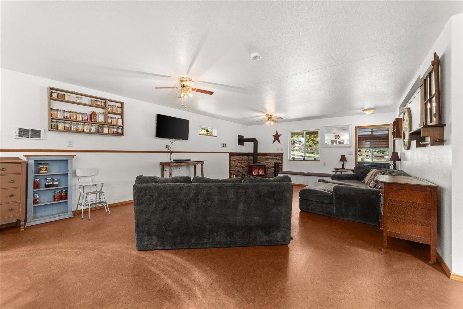 275 E Newport Ave - Photo 28