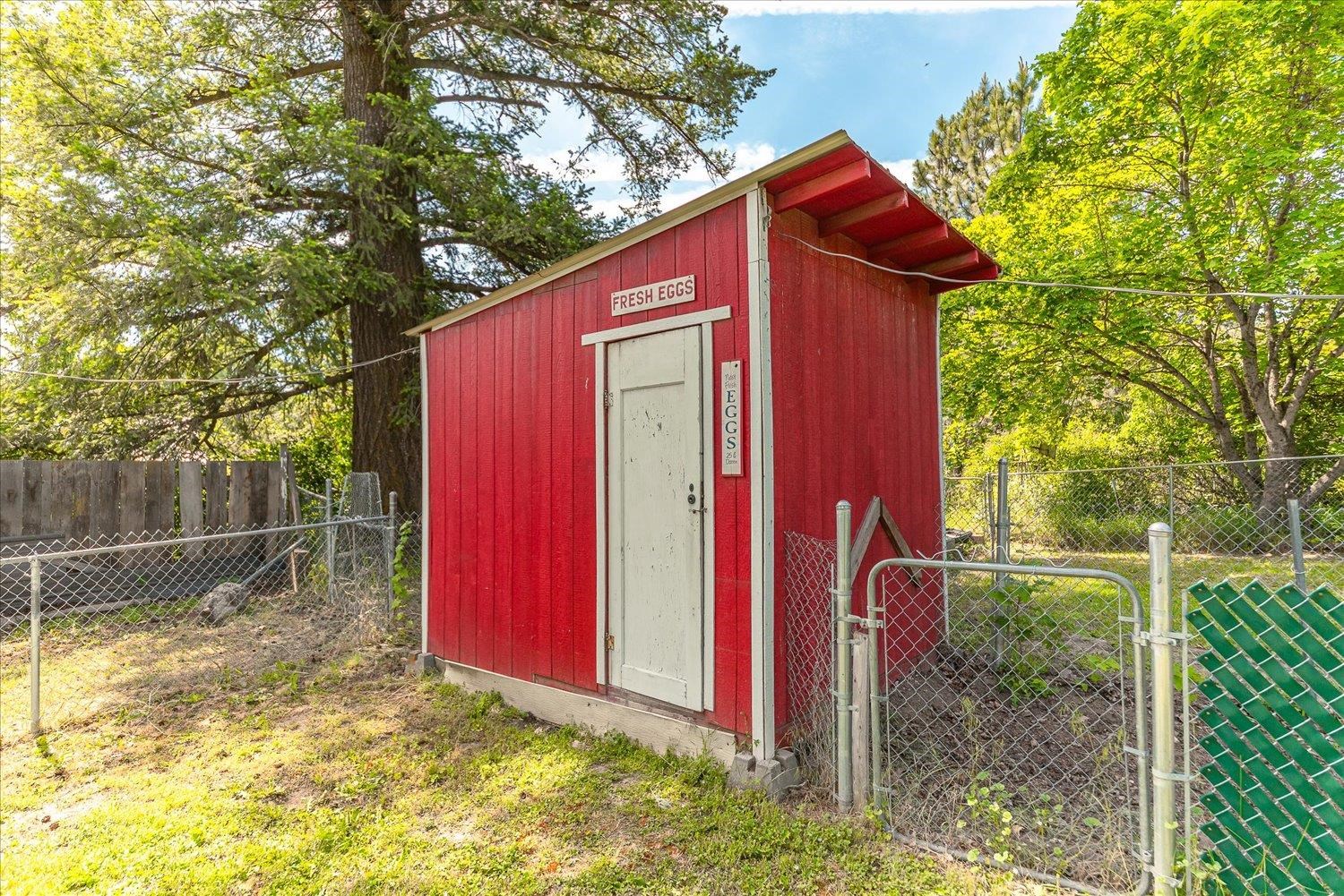 275 E Newport Ave - Photo 49