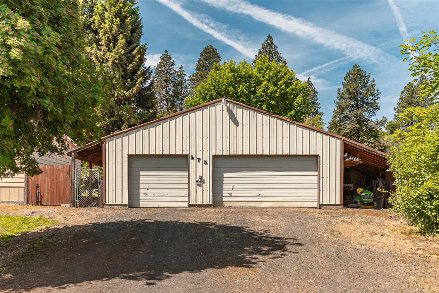 275 E Newport Ave - Photo 3