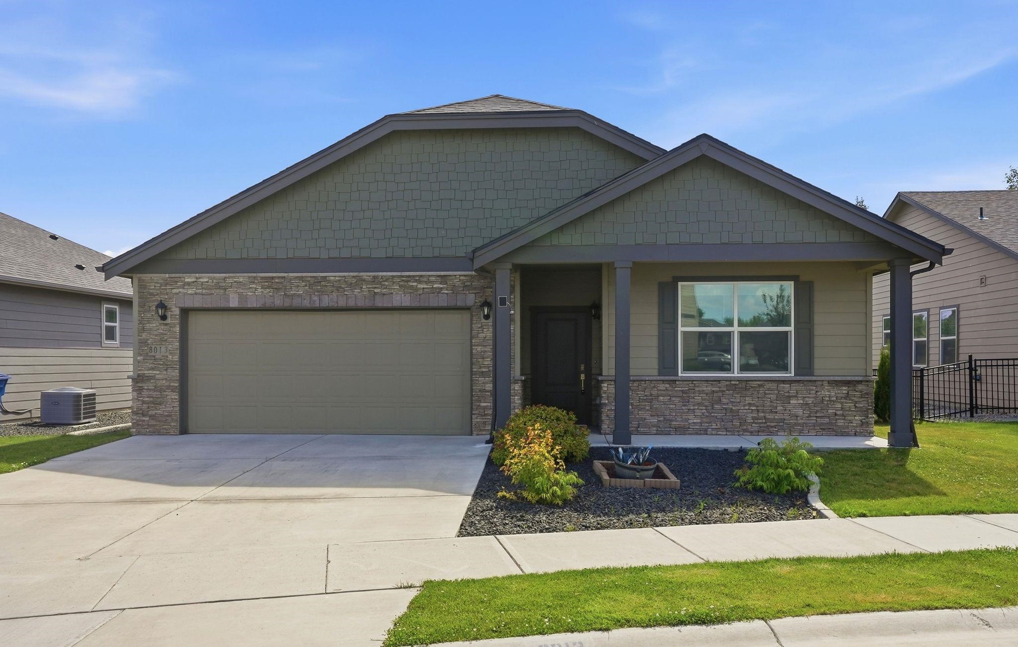 8013 S Fruitvale Ln - Photo 1
