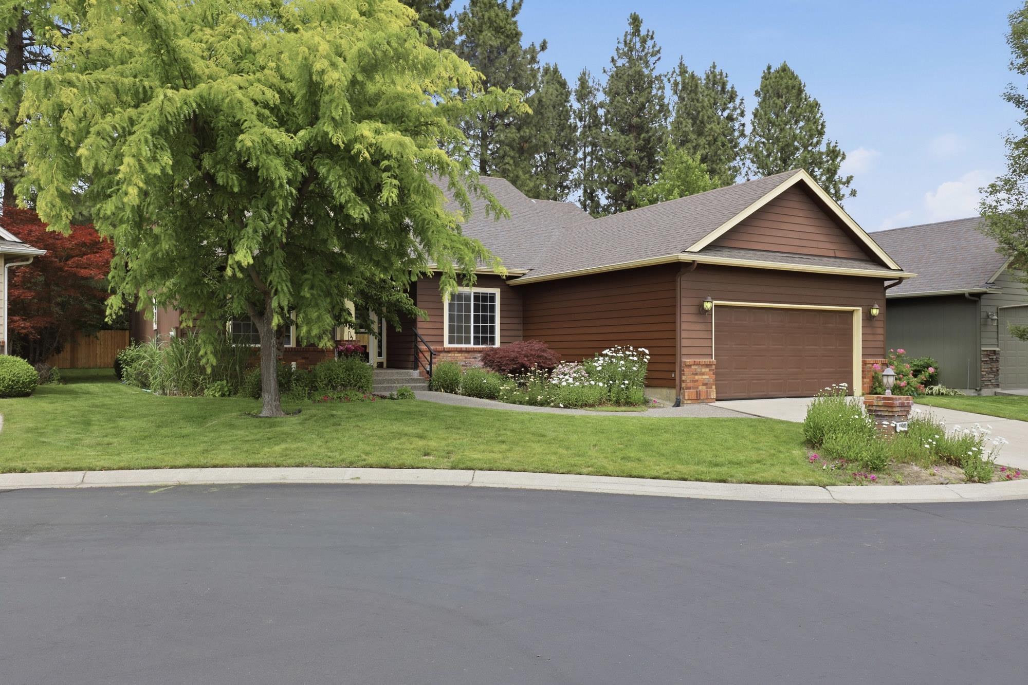 1511 E 54th Ln - Photo 2