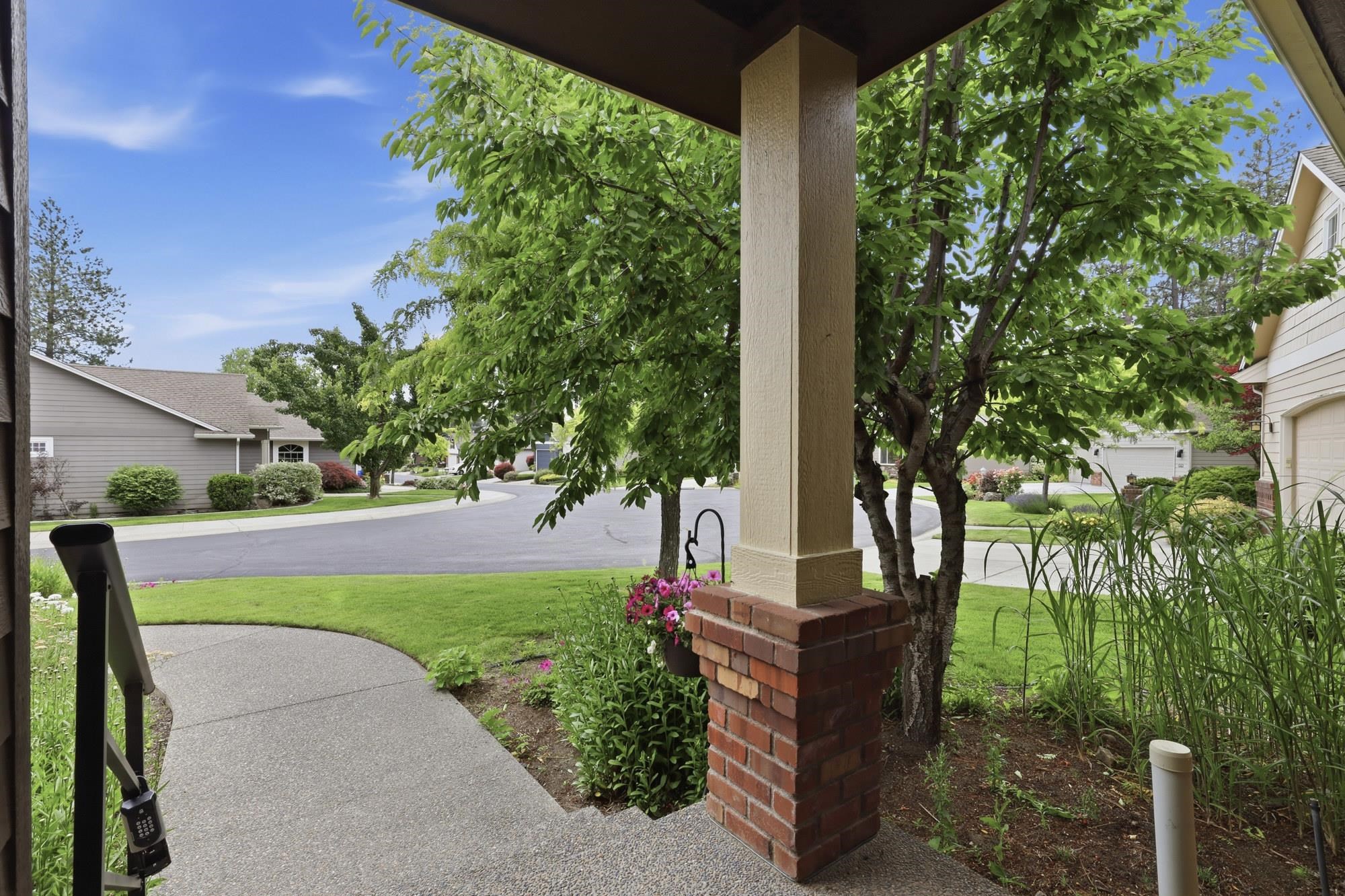 1511 E 54th Ln - Photo 4
