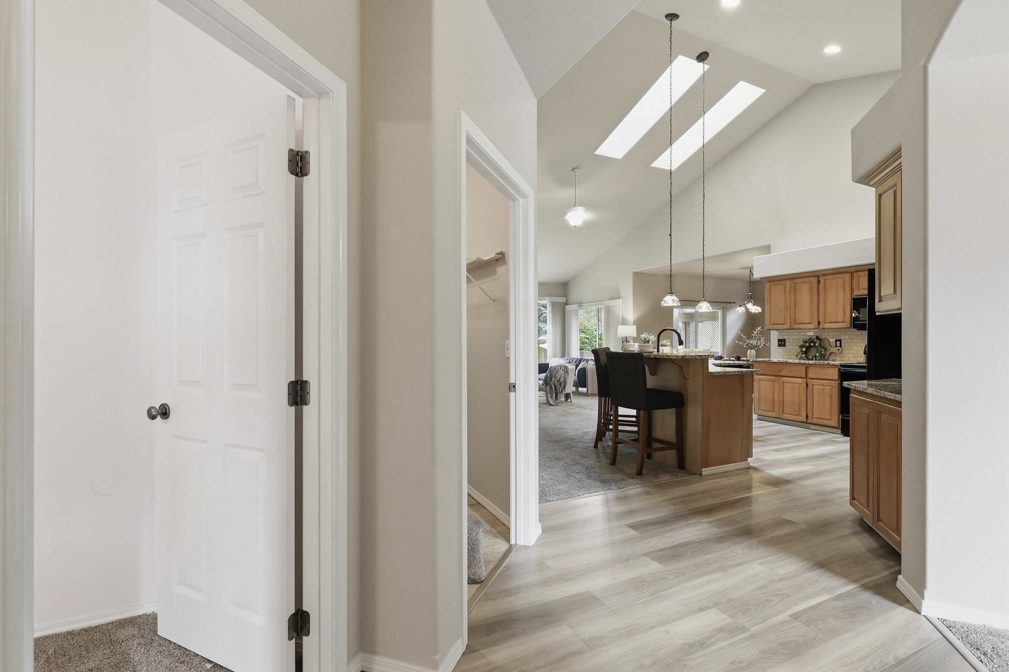 1511 E 54th Ln - Photo 5