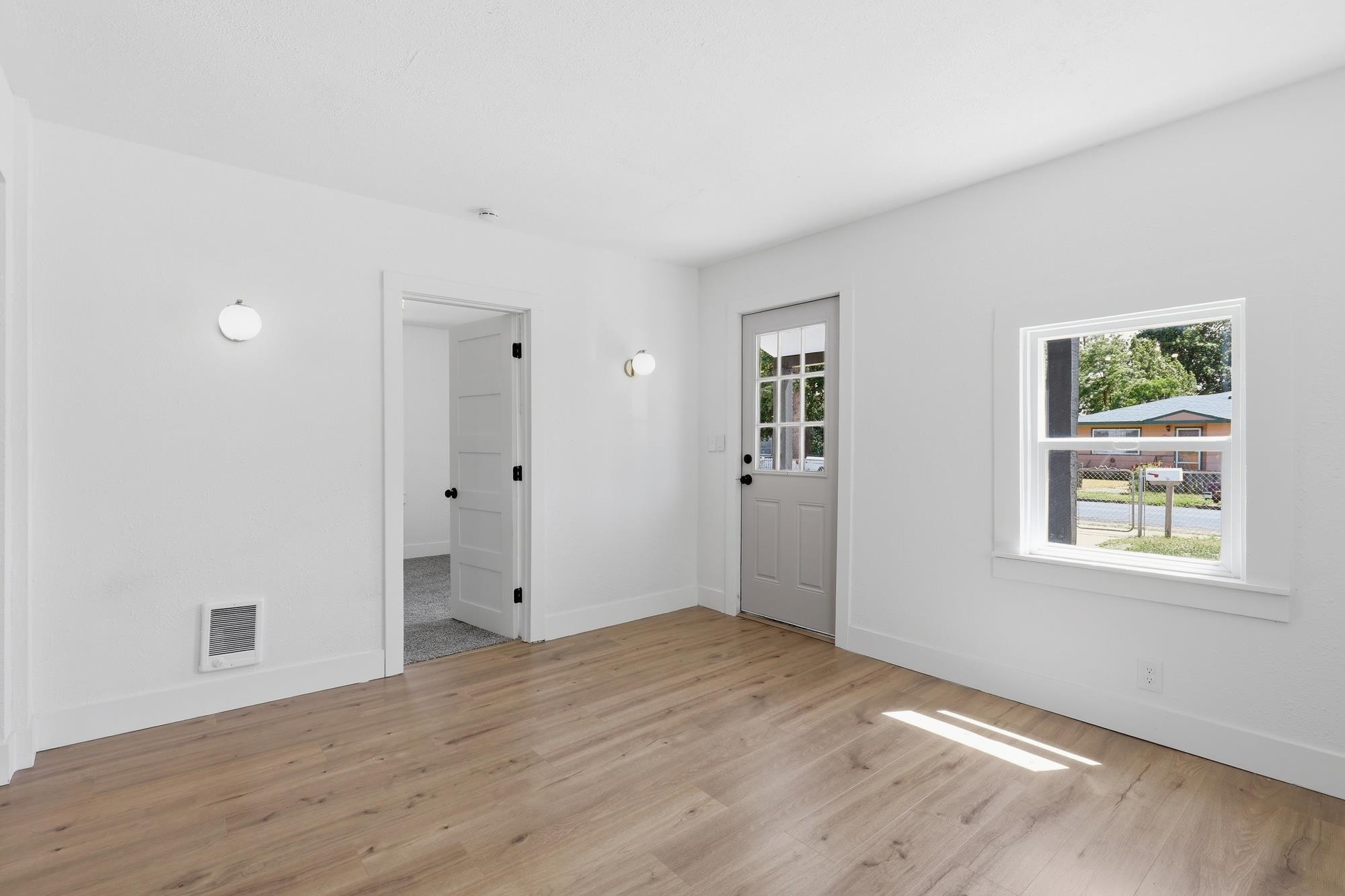 2927 E Columbia Ave - Photo 6