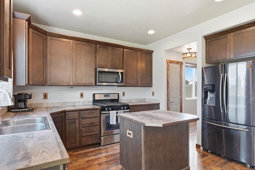 8997 N Cheltenham Ct - Photo 3