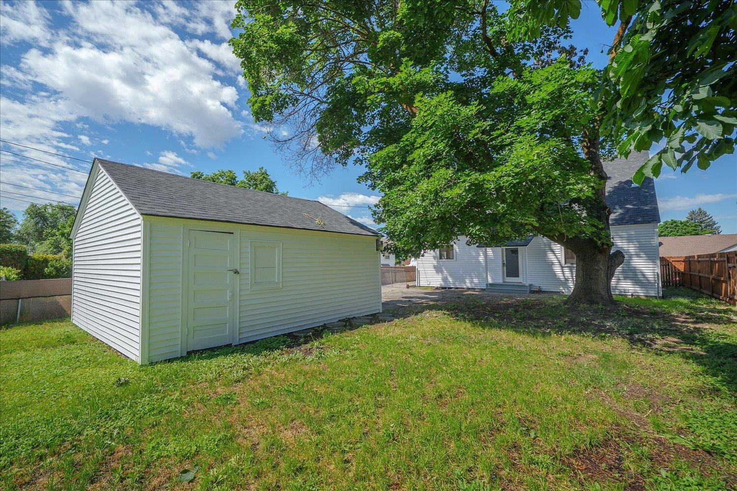 2608 N CALISPEL St - Photo 35