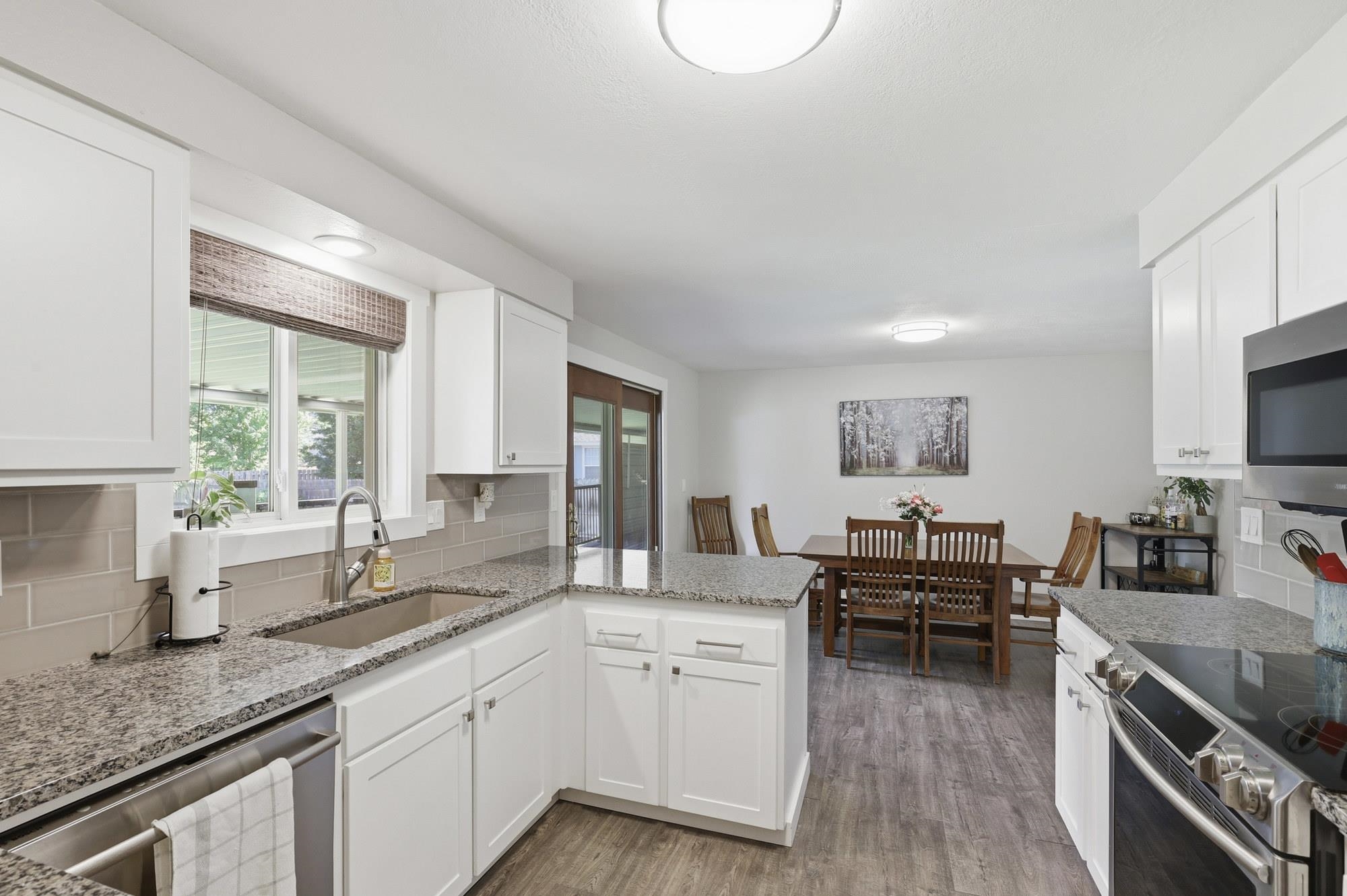 11116 E 37th Ave - Photo 14