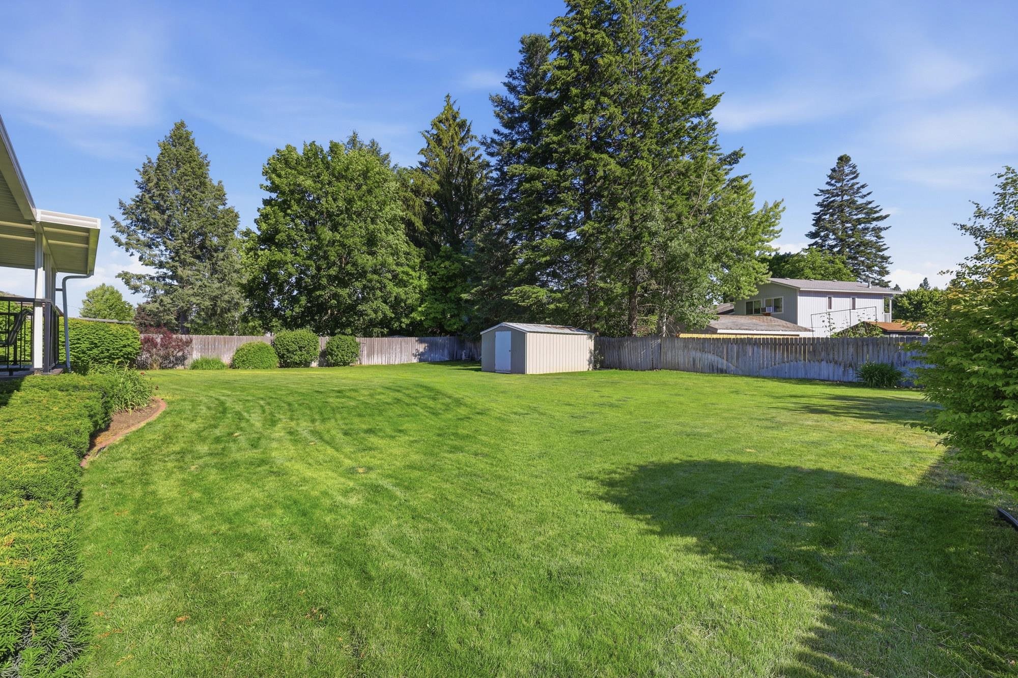 11116 E 37th Ave - Photo 45