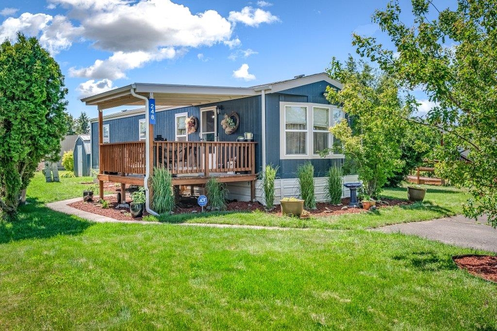 2201 N Craig Rd - Photo 1
