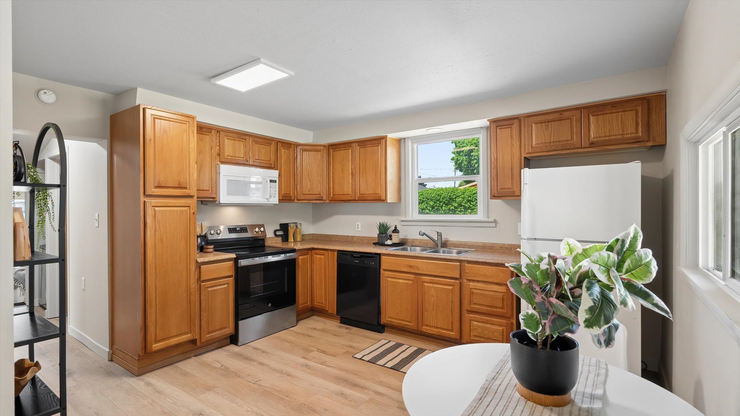 4027 N Post St - Photo 4