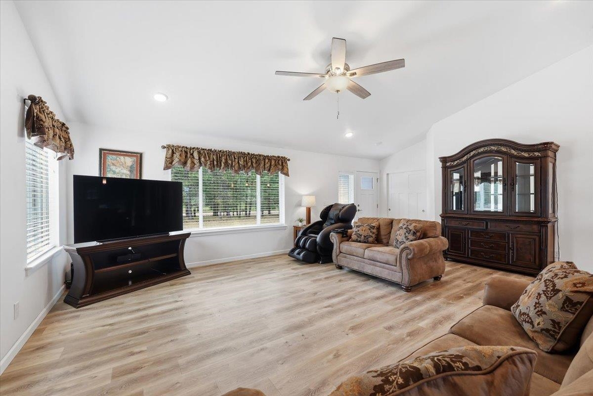 5717 E Oregon Rd - Photo 3
