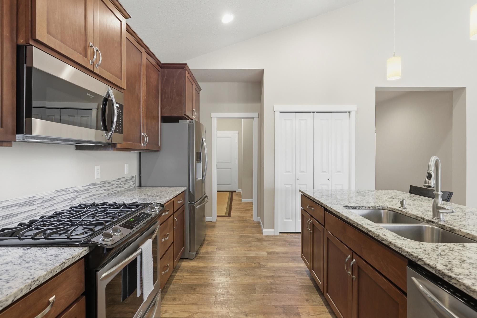 1860 N Oakland St - Photo 15