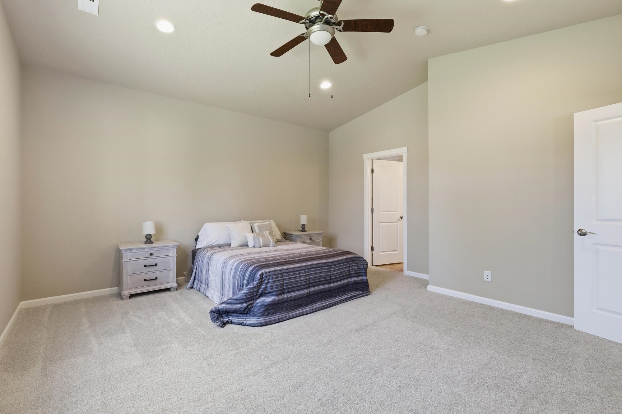 1860 N Oakland St - Photo 19